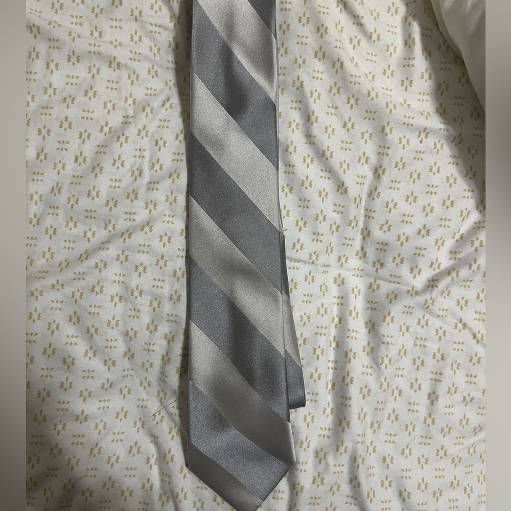 Stafford Silver and Gray Striped Tie